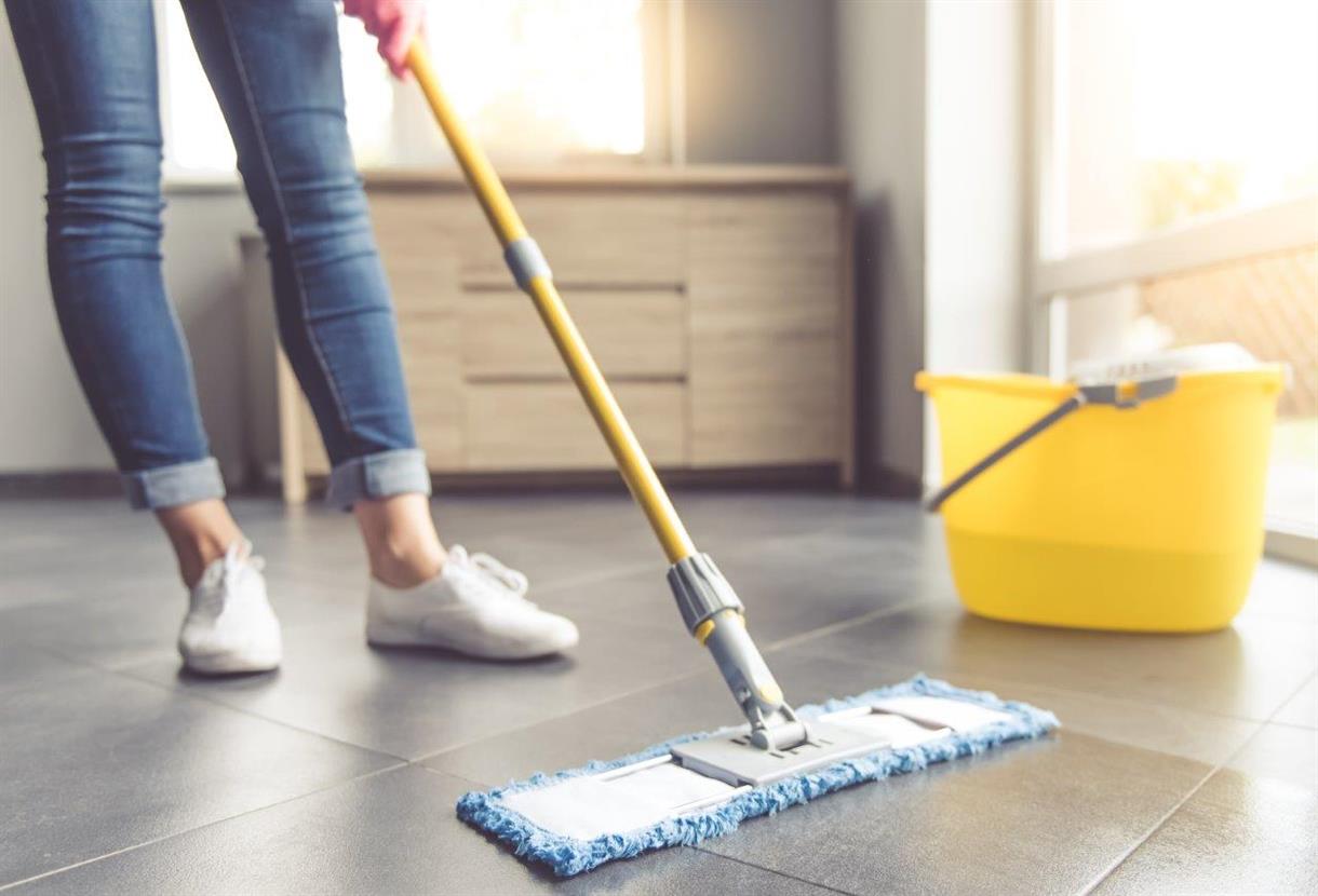 Household mop and flooring nonwovens low rez AdobeStock_126226316