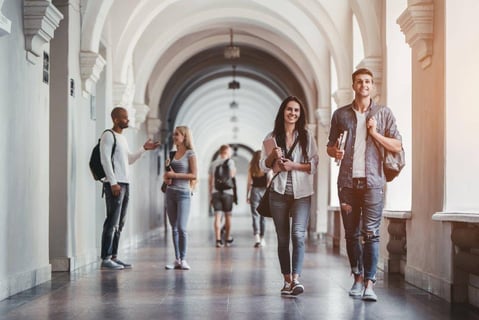 students-in-nonwovens
