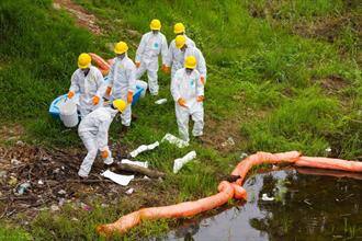protective-clothing-nonwovens-adobestock_96597447.tmb-ze-380-220